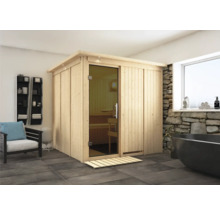 Innensauna aus Holz mit Glastür in einem Badezimmer