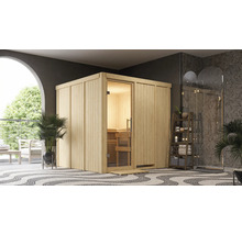 Sauna aus Holz neben einer Duschkabine mit Glasabtrennung in einem Badezimmer