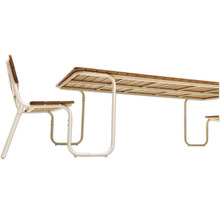 Table de jardin avec chaise en métal et bois