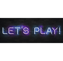 Enseigne au néon indiquant ''Let''s Play'' sur un mur de briques