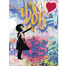 Image murale avec un motif de graffiti d''une fille avec un ballon en forme de cœur