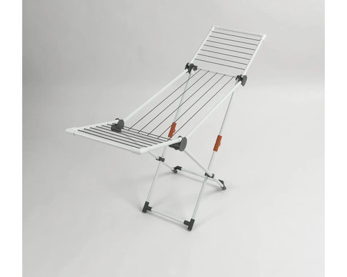 Wäscheständer mit Flügeln und Wäscheleinen