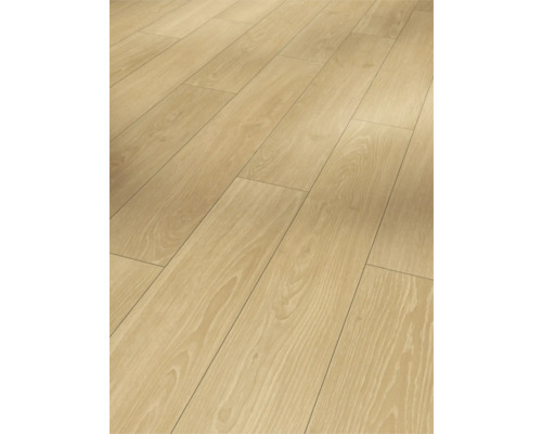 Verlegter Laminatboden im Innenbereich