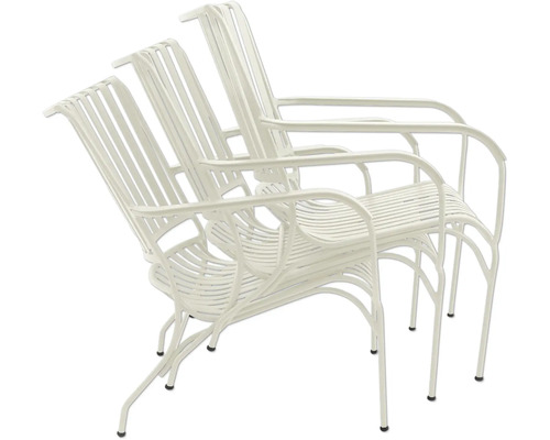 Pile de chaises de jardin en métal