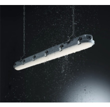 Luminaire pour pièce humide avec chaîne sous l''eau