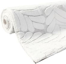 Gerollter Badteppich mit Steinmuster
