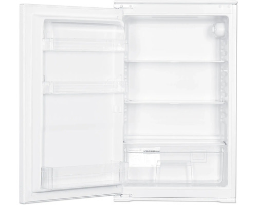 Réfrigérateur ouvert avec étagères