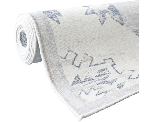 Gerollter Teppich mit Muster