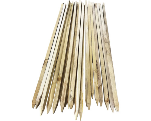 Pile de piquets en bois avec pointe