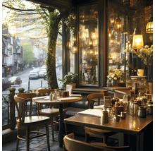 Intérieur de café avec tables, chaises et éclairage décoratif