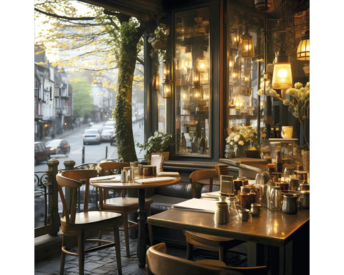 Intérieur de café avec tables, chaises et éclairage décoratif