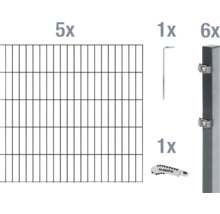 Image d''un kit de construction de clôture avec cinq éléments de clôture, une clé Allen, un cutter et six poteaux de clôture