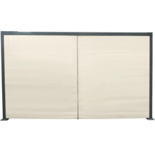 Pergola avec rideau fermé et opaque