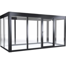 Moderne Glasterrasse mit Tür und Rahmen