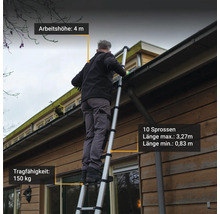 Mann auf einer Aluminium Teleskopleiter bei Reinigungsarbeiten am Dach eines Hauses. Die Leiter hat 10 Sprossen und eine maximale Länge von 3,27 Meter sowie eine maximale Arbeitshöhe von 4 Metern und eine Tragfähigkeit von 150 Kilogramm.