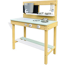 Cuisine enfant en bois avec évier, plaque de cuisson, robinet, ustensiles de cuisine et surfaces de rangement.