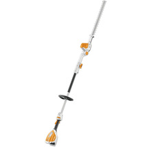 Logo Stihl sur une cisaille à haie sur perche sans fil