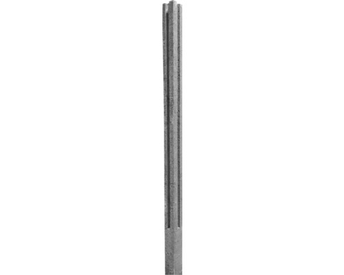 Poteau en béton avec rainure