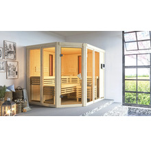 Photo intérieure d''un sauna modulaire avec façade en verre, bancs en bois et panneau de commande numérique à côté d''une fenêtre