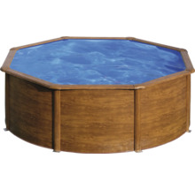 Piscine octogonale avec revêtement en bois et eau bleue