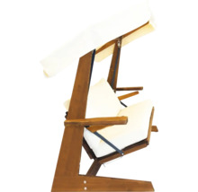 Chaise longue suspendue en bois avec toit solaire et coussins