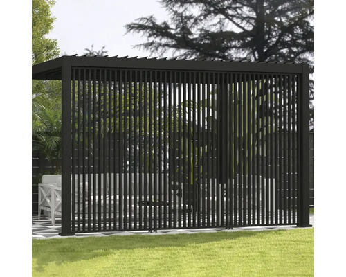 Pergola avec paroi à lamelles dans le jardin