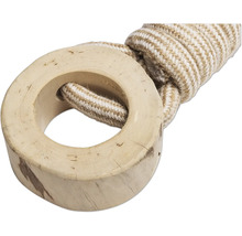 Anneau en bois avec corde