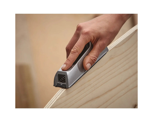 Fraise à affleurer utilisée sur du bois