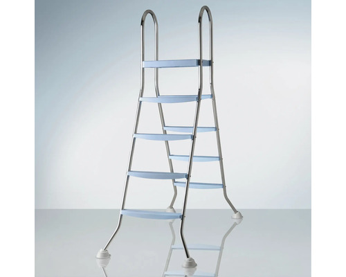 Poolleiter mit sechs Stufen