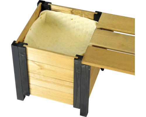 Hochbeet aus Holz mit Pflanzfolie