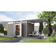 Modernes Gartenhaus mit offenem Vorraum und Geräteaufbewahrung im Garten