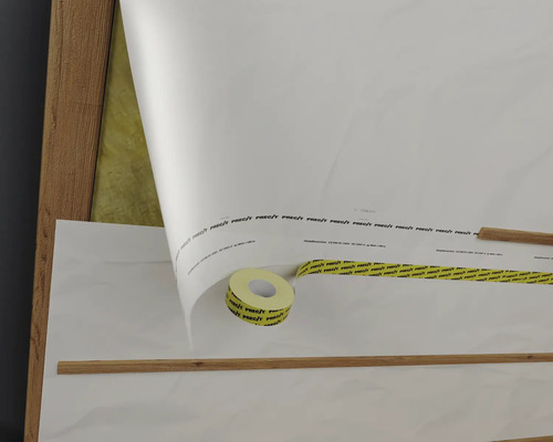 Dampfbremsfolie, Dichtband und Holzleisten für den Innenausbau