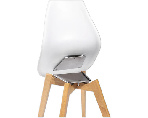 Vue détaillée d''une chaise avec pieds en bois et fixation du siège