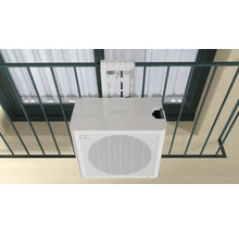 Climatiseur avec logo Midea monté sur la fenêtre