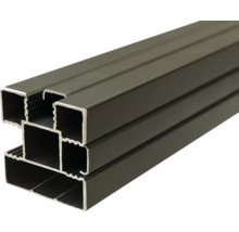 Rechteckige Aluminiumprofile im Stapel
