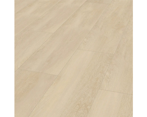 Laminat Exquisit Plus Absolut Eiche beige Landhausdiele 1380 x 244 x 8 mm Verlegte helle Laminatbodenpaneele mit Holzstruktur