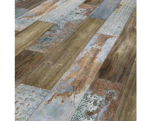 Laminat Classic 1050 Rotterdam Landhausdiele 1285 x 194 x 8 mm Verlegtes Laminat mit Holz- und Metalleffekt.