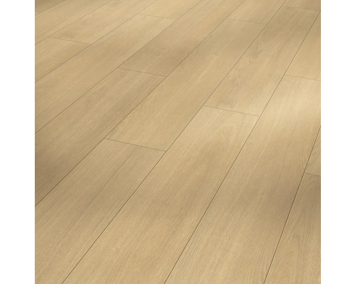 Laminat Classic 1050 Eiche Prestige Natur Landhausdiele 1285 x 194 x 8 mm Verlegter Laminatboden in Holzoptik.
