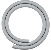 Grauer Wasserschlauch in Ringform