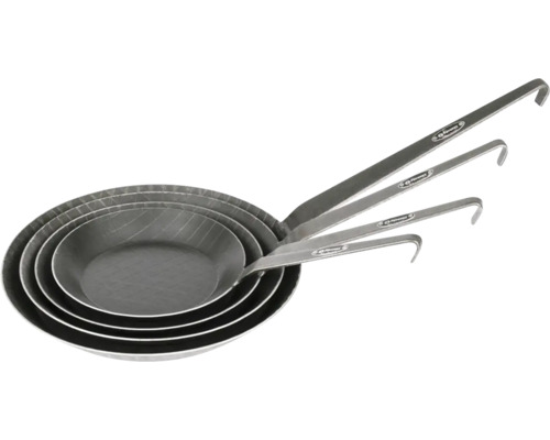 Ensemble de quatre poêles à frire en acier avec poignée