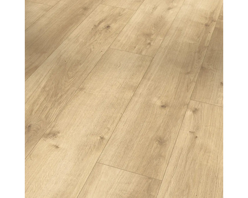 Nahaufnahme von Laminatboden mit Holzstruktur