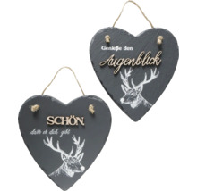 Deux pendentifs en ardoise en forme de cœur avec des motifs de cerf et des inscriptions