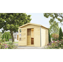 Holzgartenhaus mit geöffneter Tür in einem Garten