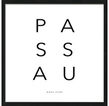 Gerahmtes Poster mit dem Schriftzug Passau und Koordinaten