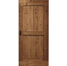 Holztür mit Beschlägen