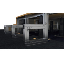 Modulare Arbeitsplattform mit höhenverstellbaren Füßen