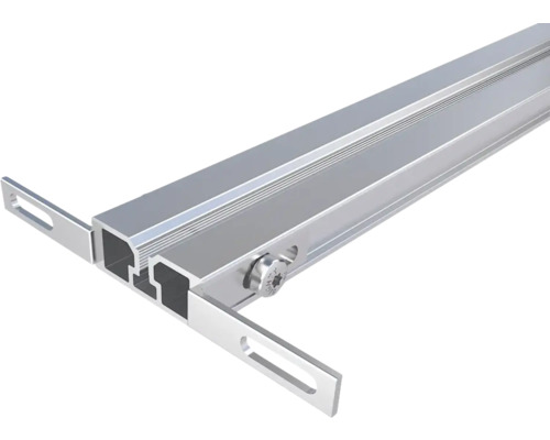 Aluminiumprofil mit Montagehalterung