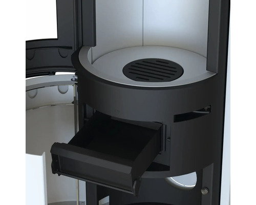 Detailansicht eines Kaminofens mit geöffnetem Aschefach