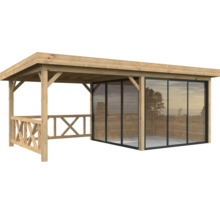 Pavillon en bois avec des parois en verre.