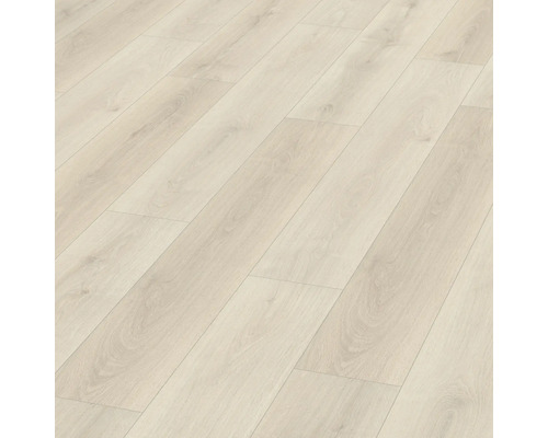 Heller Laminatboden in Holzoptik